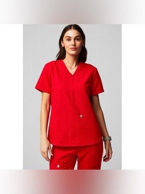 Fabletics Method 2-pocket  Scrub Top womens size Medium Goji Red euc